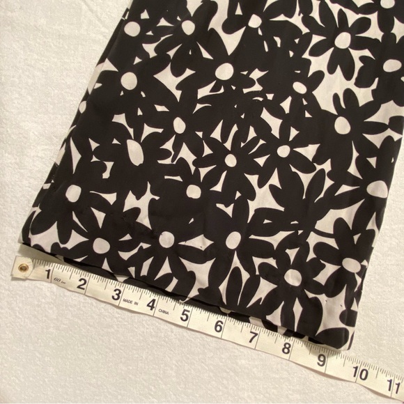 Diane Von Furstenberg DVF Purdy Black and White Floral Jumpsuit Size 2 - Picture 7 of 16